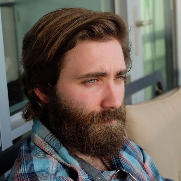 Carlos, 28